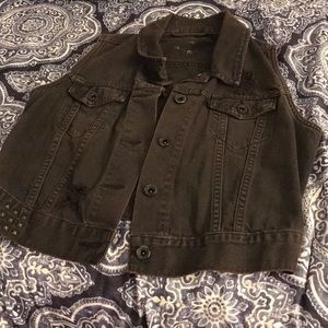 🖤Distressed Levi’s Vest🖤